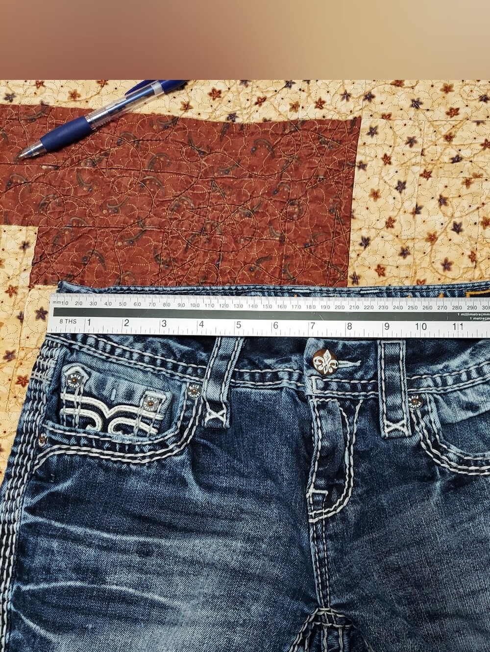 Rock Revival Distressed Cropped Blue Jeans with Embroidered Pockets - Picture 7 of 12